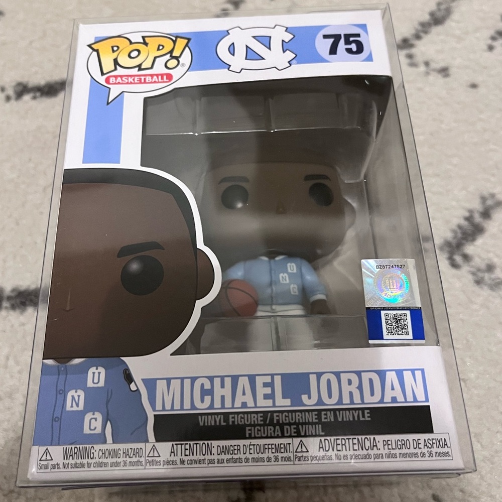 NWT | Funko Pop! #75 College Basketball North Carolina Michael Jordan
